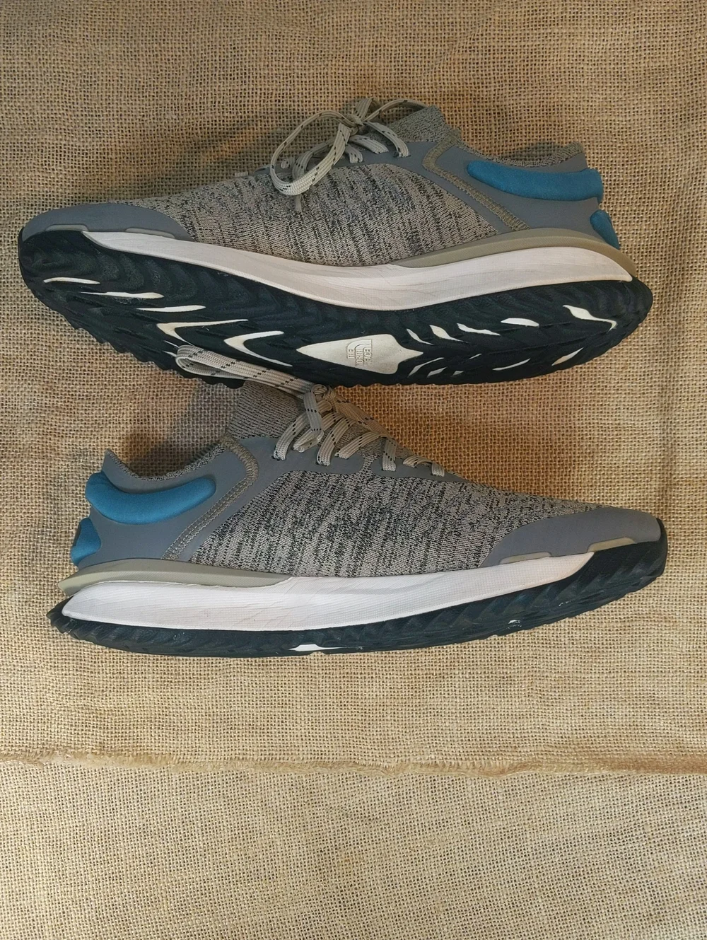 The North Face VECTIV Escape Knit Men's Hiking Shoes Sz 10, Grey/Blue/White
